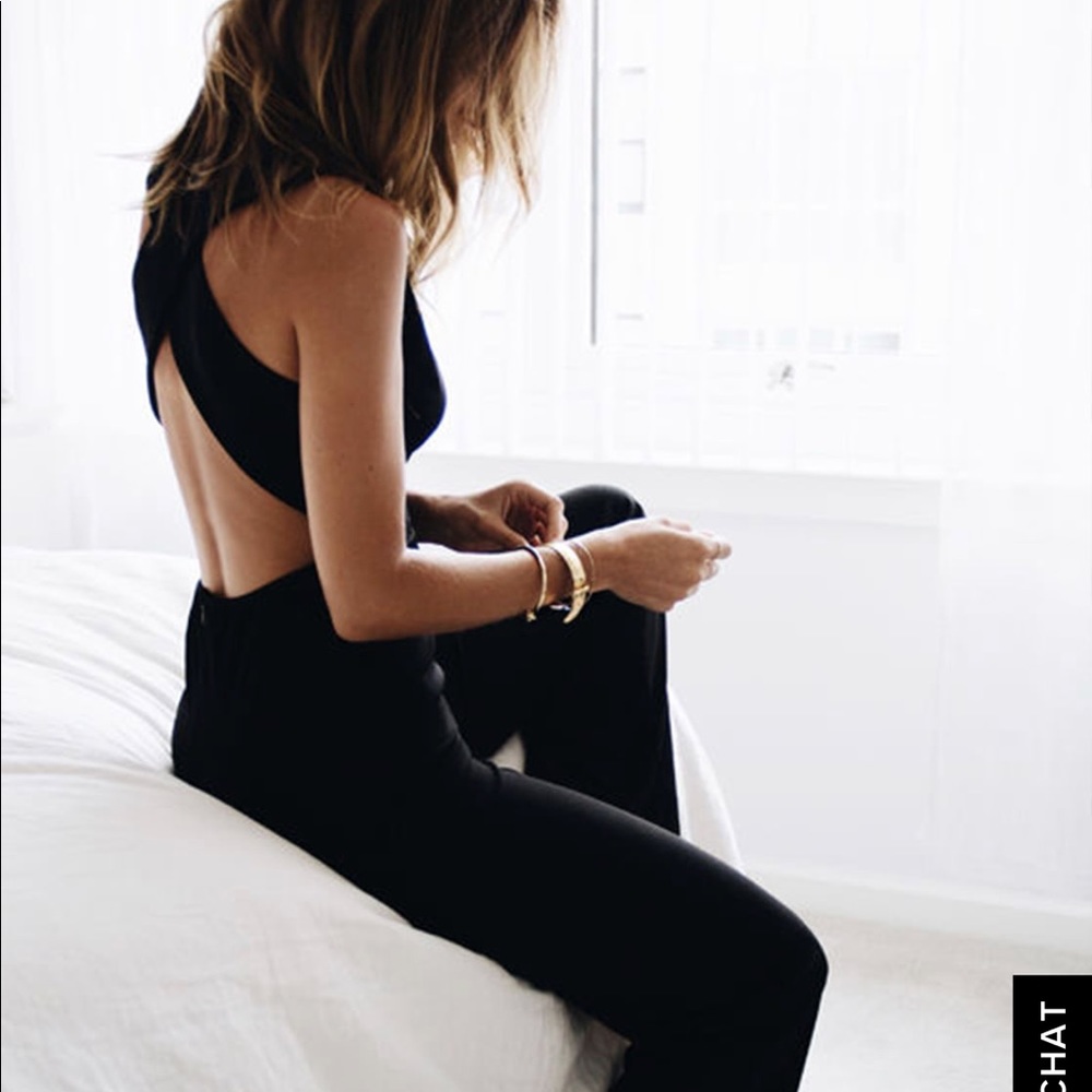 THINKING OUT LOUD BLACK BACKLESS JUMPSUIT
LULUS
